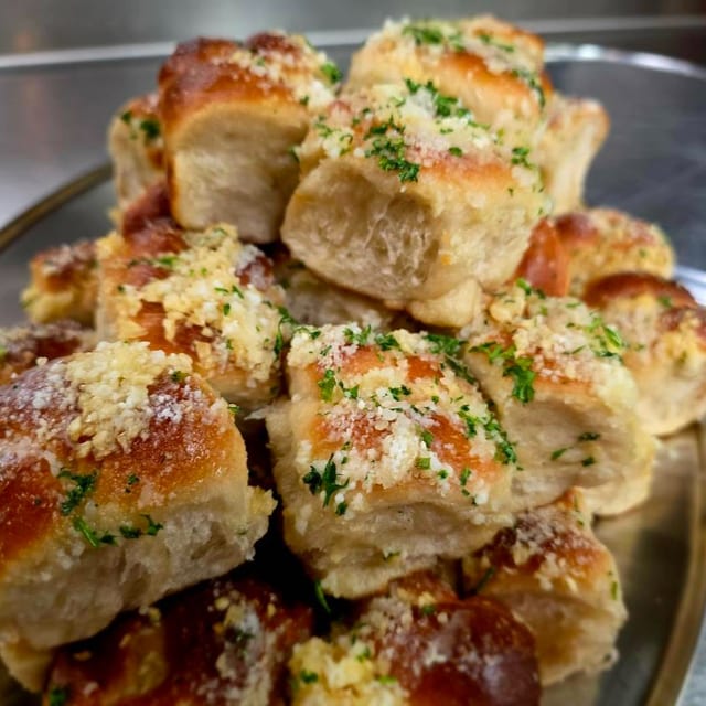Garlic Knots.
