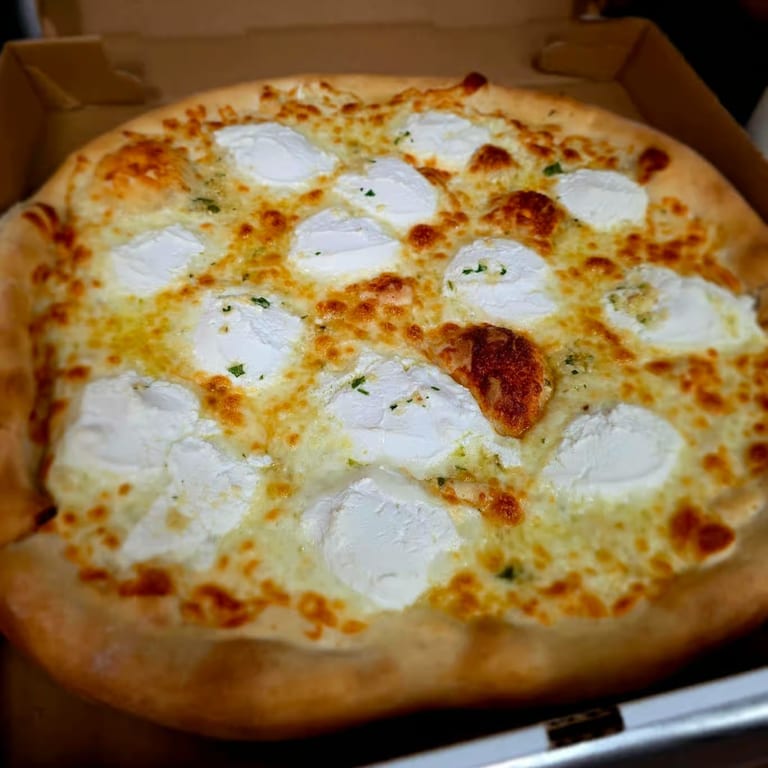 Delicious White Pizza Options