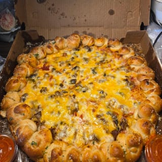 Cheesesteak Deluxe Garlic Knot Pizza