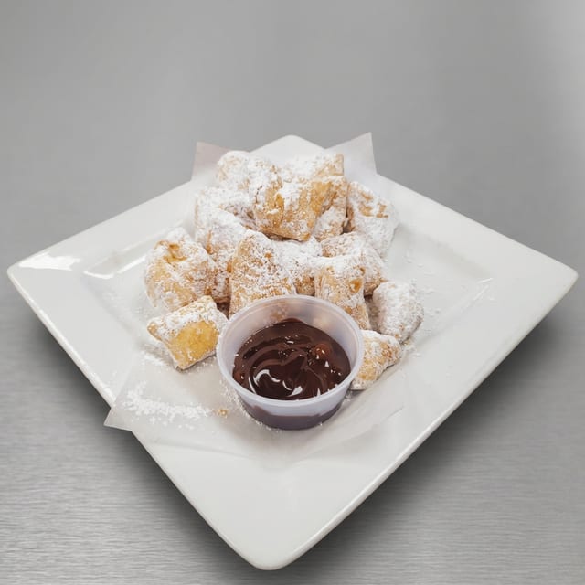 Zeppolis.